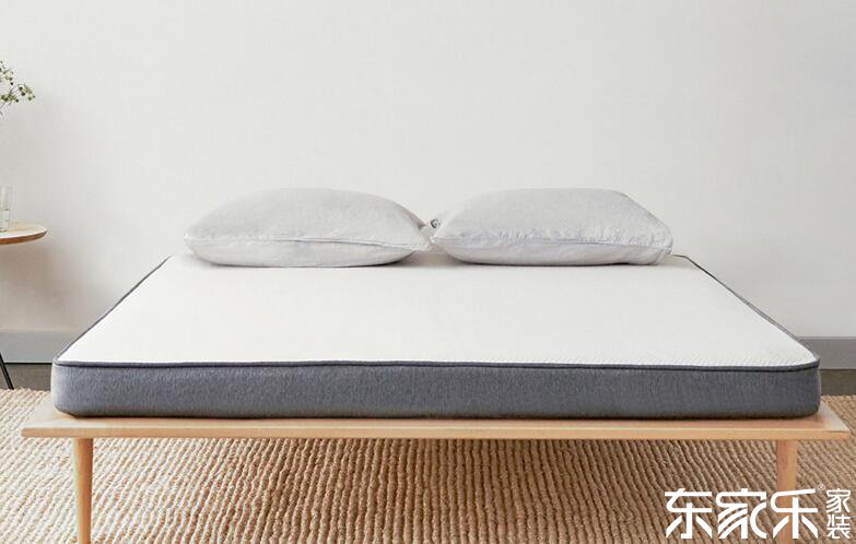 臥室床墊應(yīng)該買(mǎi)硬的還是軟的?
