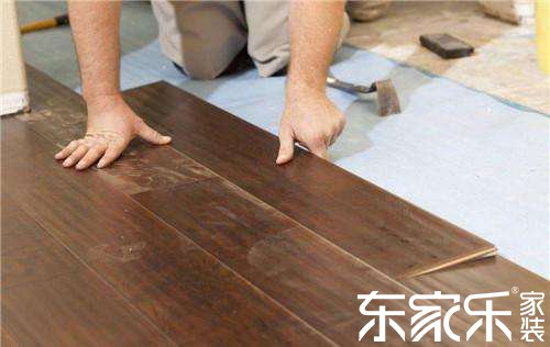 地板鋪貼一般在什么階段進(jìn)行？